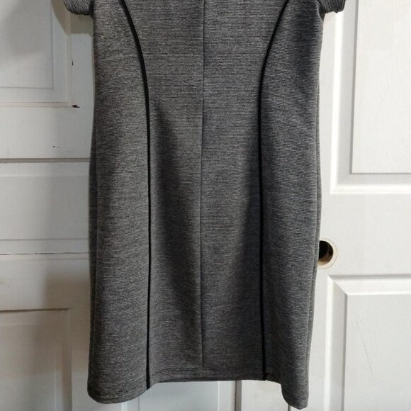 Chico's Sheath Dress - Scoop Neck, Gray/Black Ribbed - Size 0- Short Sleeve - Picture 4 of 8